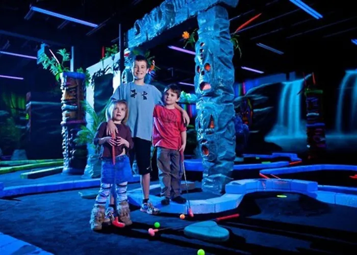 Big Splash Adventure Hotel And Indoor Water Park